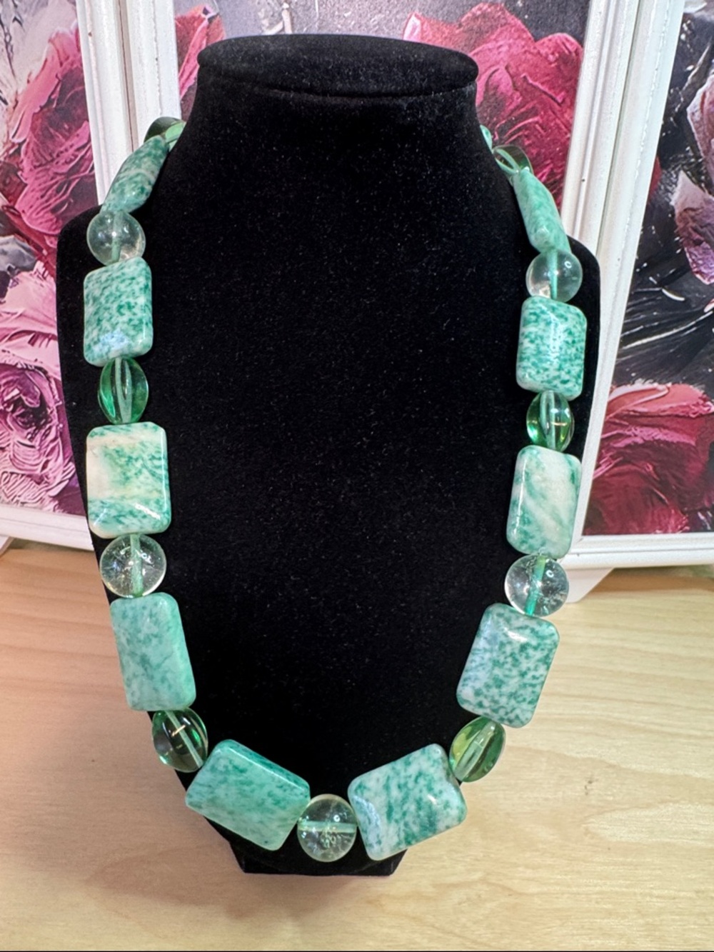 VTG chunky green spot jasper bead necklace w/interspersed  green glass beads